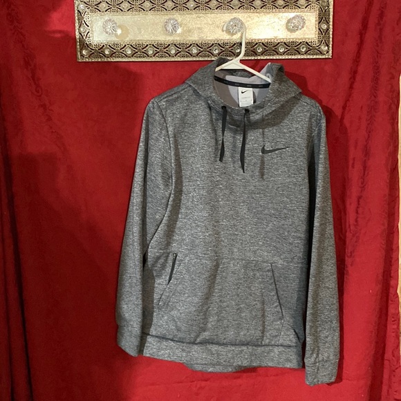 Nike Other - Mens med sweatshirt